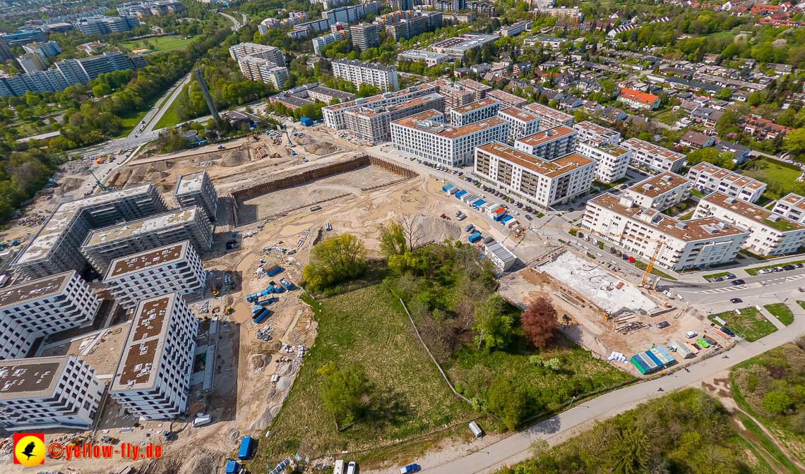 04.05.2023 - Luftbilder vom Alexisqaurtier und Pandion Verde in Neuperlach